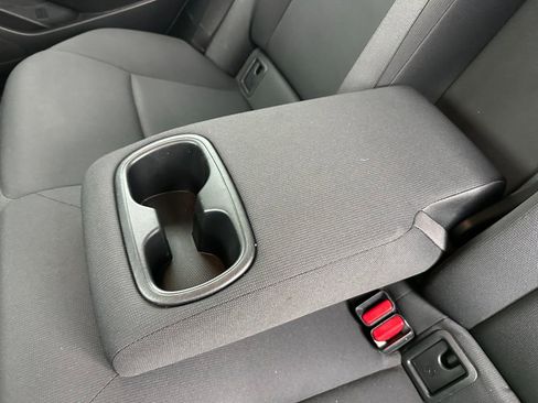 Used 2022 Toyota Corolla LE image 40