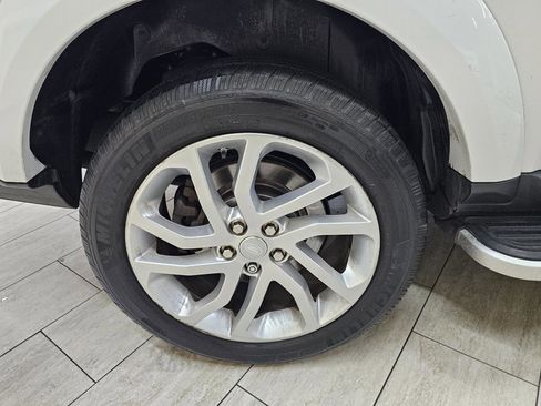 Used 2016 Land Rover LR4 HSE image 45