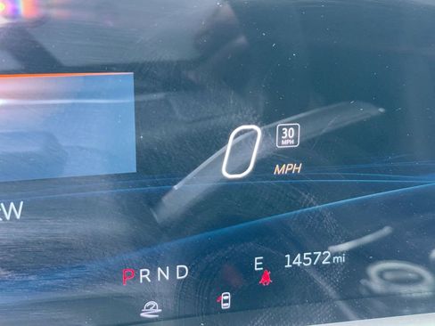 Used 2025 Cadillac Lyriq Sport AWD/4WD image 21