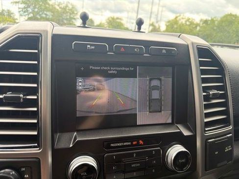 Used 2019 Ford F150 Platinum w/ Equipment Group 701A Luxury AWD/4WD image 29