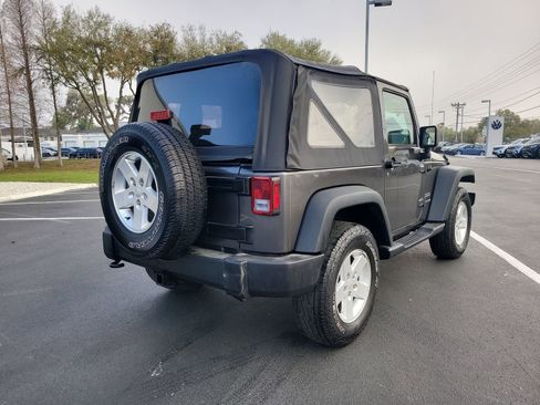 Used 2018 Jeep Wrangler Sport image 6