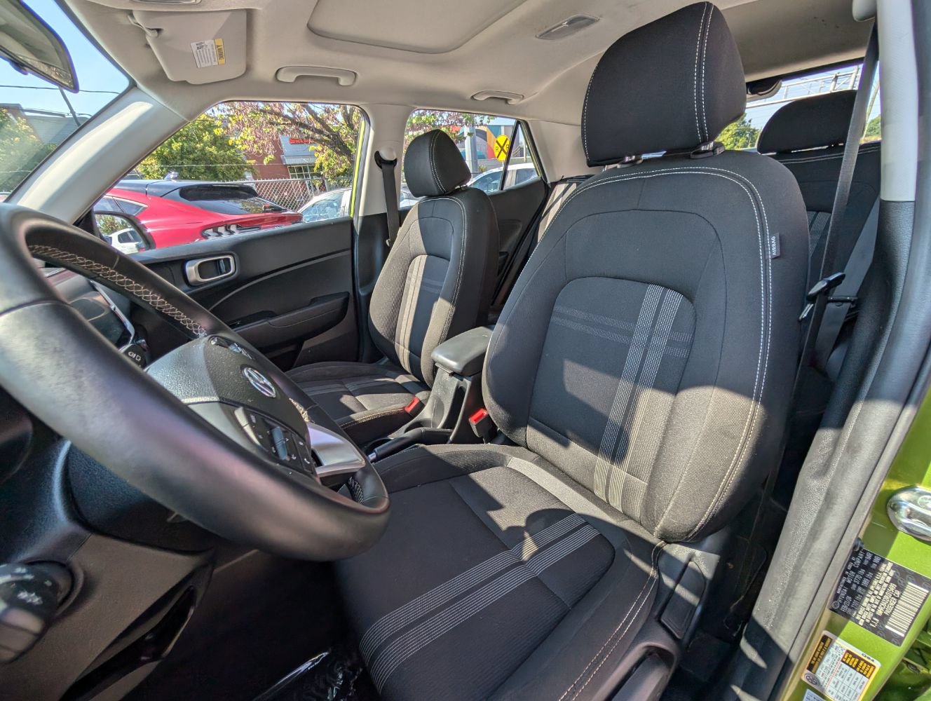 Used 2024 Hyundai Venue SEL FWD image 16