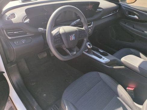 Used 2025 Buick Envista Preferred image 10