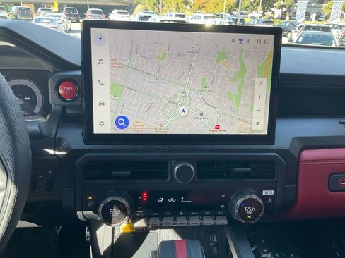 Used 2025 Toyota Tacoma TRD Pro image 19