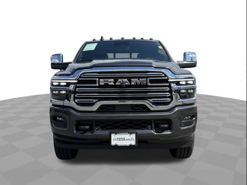 Used 2025 RAM 2500 Laramie AWD/4WD image 8