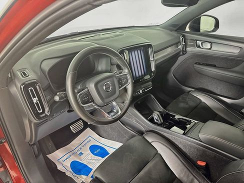 Used 2021 Volvo XC40 P8 Recharge w/ Advanced Package AWD/4WD image 8