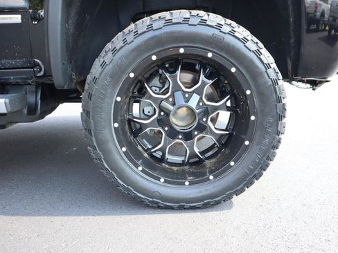 Used 2019 GMC Sierra 2500 Denali w/ Duramax Plus Package AWD/4WD image 19
