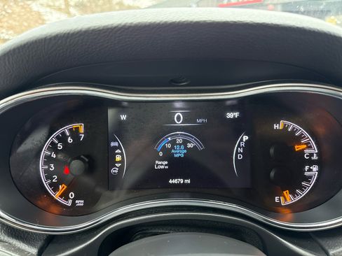 Used 2018 Jeep Grand Cherokee Altitude image 33