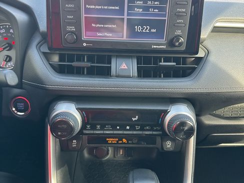 Used 2020 Toyota RAV4 XLE image 12