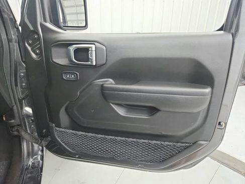 Used 2023 Jeep Gladiator Sport AWD/4WD image 33