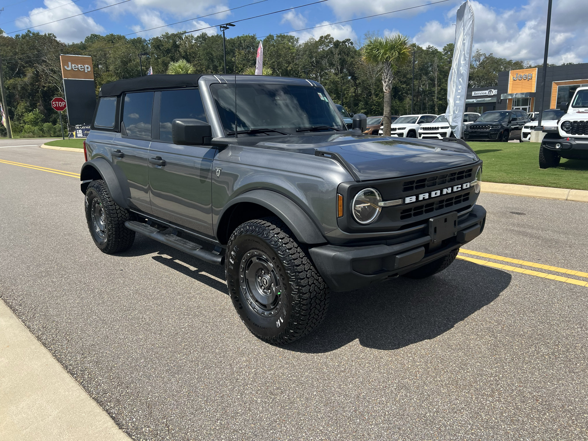 Used 2025 Ford Bronco 4-Door w/ Sasquatch Package AWD/4WD image 4