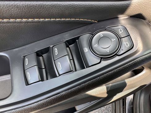 Used 2021 Chevrolet Traverse LT AWD/4WD image 10