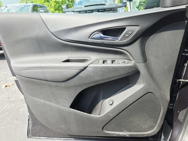 Certified 2022 Chevrolet Equinox RS w/ Infotainment Package FWD image 30