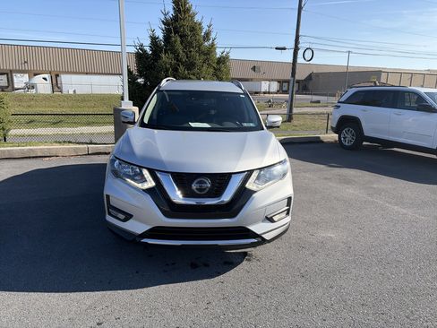 Used 2020 Nissan Rogue SL image 2