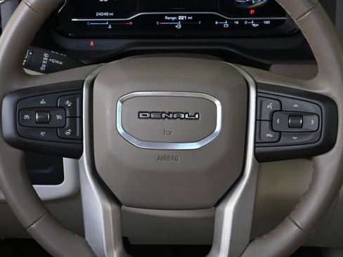 Used 2024 GMC Yukon Denali RWD image 31