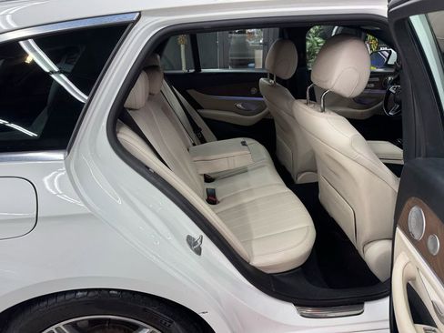 Used 2017 Mercedes-Benz E 400 4MATIC image 17