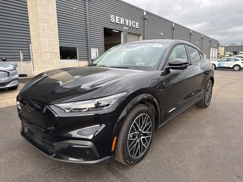 Used 2025 Ford Mustang Mach-E Premium image 3