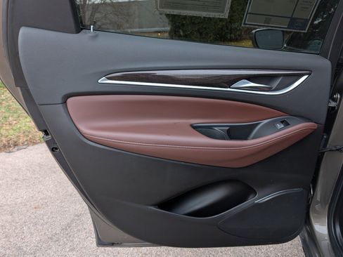 Used 2020 Buick Enclave Avenir w/ Avenir Technology Package image 37