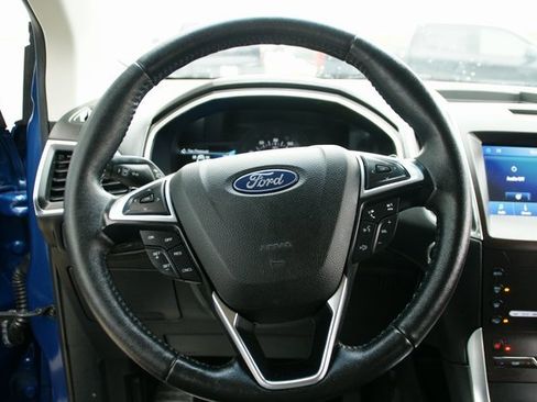 Used 2020 Ford Edge Titanium image 19