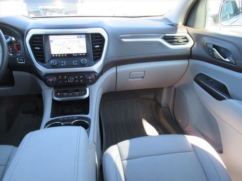 Used 2023 GMC Acadia SLT w/ Technology Package image 14
