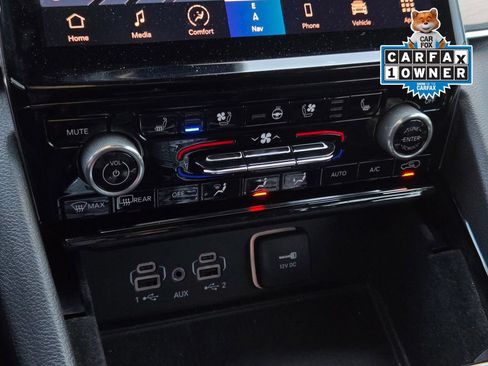 Used 2022 Jeep Grand Cherokee Overland w/ Luxury Tech Group IV AWD/4WD image 19