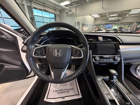 Used 2018 Honda Civic EX-L image 11