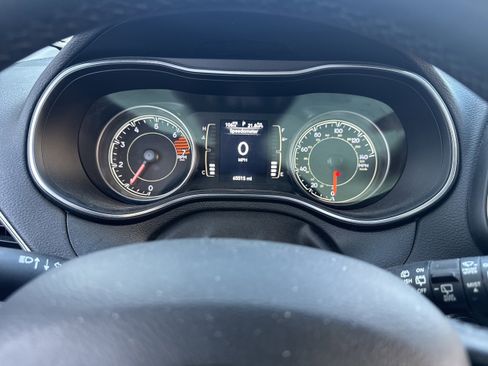 Used 2019 Jeep Cherokee Latitude Plus w/ Comfort/Convenience Group image 20