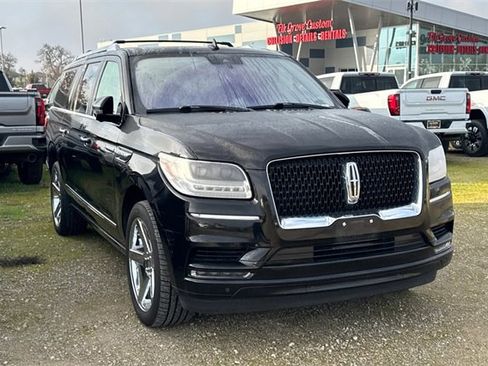 Used 2020 Lincoln Navigator L Reserve w/ Equipment Group 208A Reserve image 2