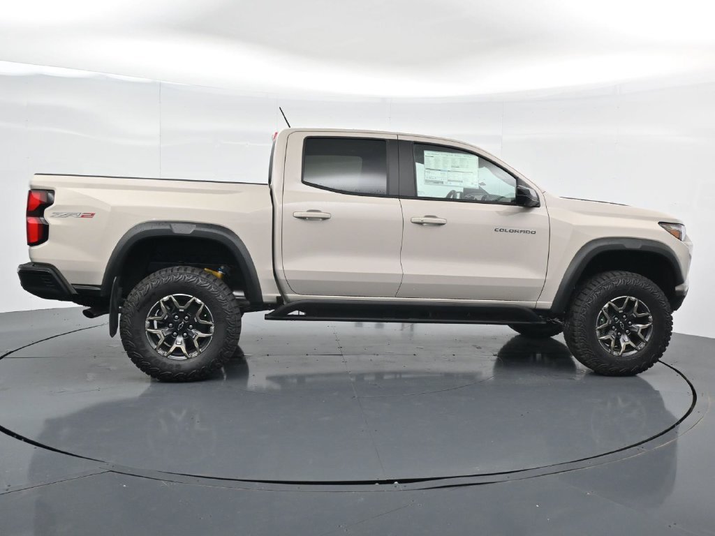 New 2026 Chevrolet Colorado ZR2 w/ Technology Package AWD/4WD image 8