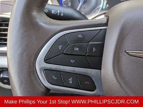 Certified 2021 Chrysler Pacifica Touring-L w/ Premium & Safety Sphere Group FWD image 26