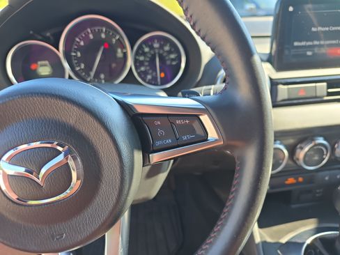 Used 2019 MAZDA MX-5 Miata RF Grand Touring RWD image 19