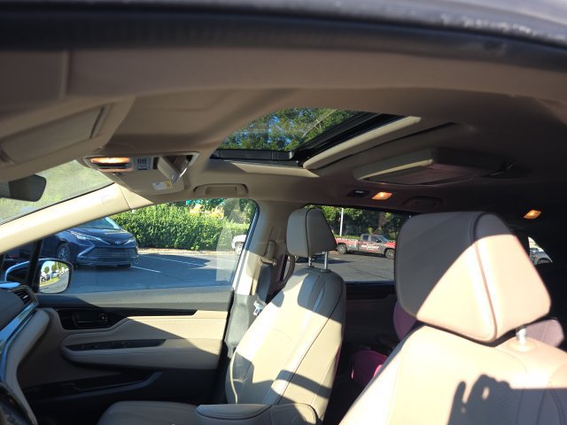 Used 2023 Honda Odyssey Elite image 11