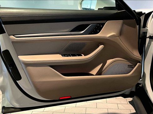 Used 2025 Porsche Taycan image 26