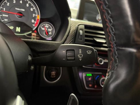 Used 2015 BMW M4 Convertible w/ Executive Package image 31