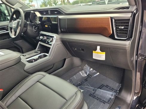 New 2025 GMC Sierra 2500 Denali w/ Denali Reserve Package image 17
