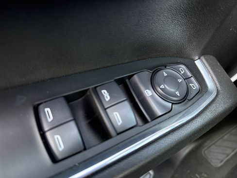 Used 2025 Chevrolet Silverado 1500 LT AWD/4WD image 25