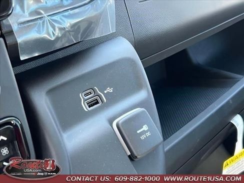New 2024 RAM ProMaster 3500 w/ Delivery Van Package image 32