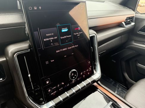 Used 2025 GMC Yukon Denali image 22