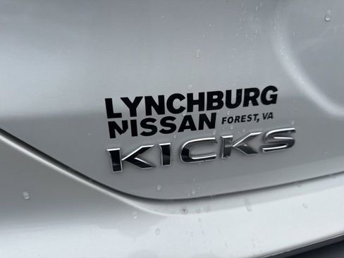 Used 2024 Nissan Kicks SR image 11