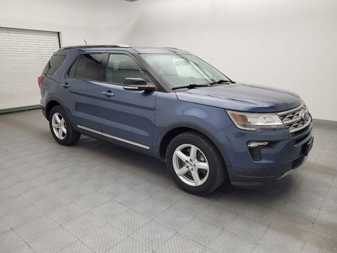 Used 2018 Ford Explorer XLT w/ Equipment Group 201A FWD image 11