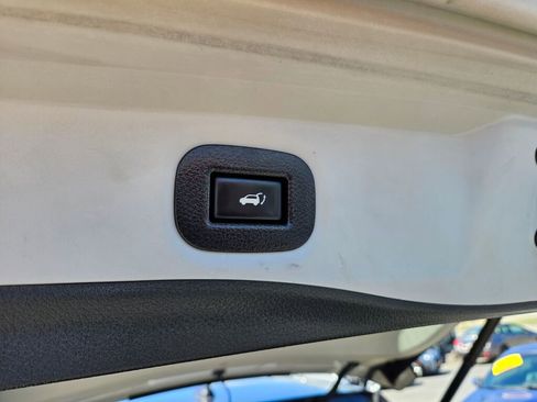 Used 2015 Nissan Rogue SV w/ SV Premium Package AWD/4WD image 11