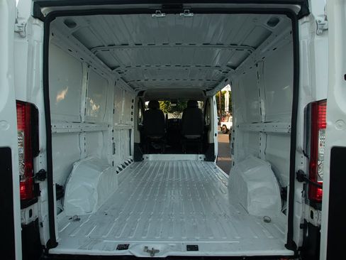 Used 2018 RAM ProMaster 1500 FWD image 9