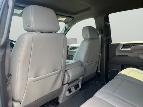 Used 2025 GMC Sierra 1500 SLT AWD/4WD image 39