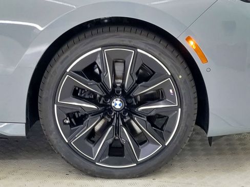 New 2026 BMW 740i w/ Premium Package image 10
