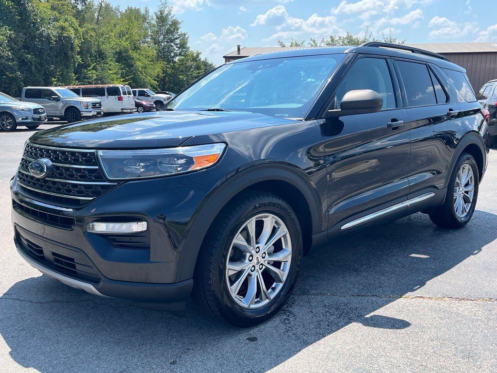Used 2020 Ford Explorer XLT w/ Equipment Group 202A RWD image 4