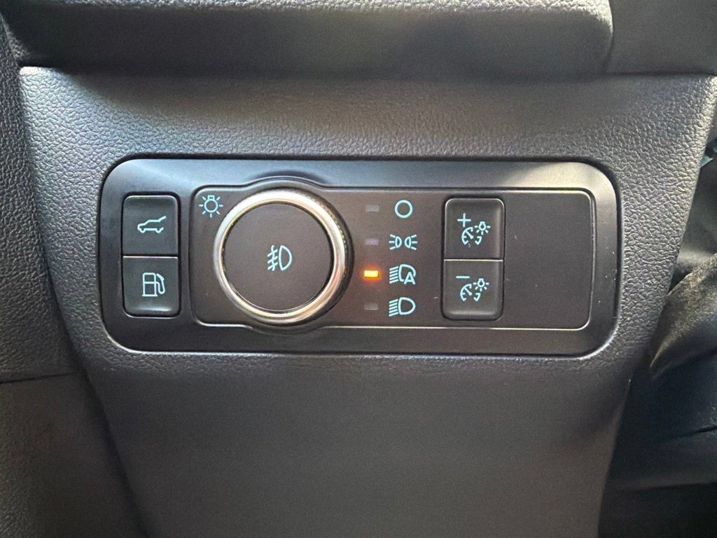 Used 2023 Ford Escape ST-Line Elite AWD/4WD image 19