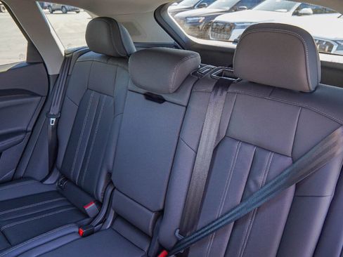 New 2025 Audi Q5 Premium image 24