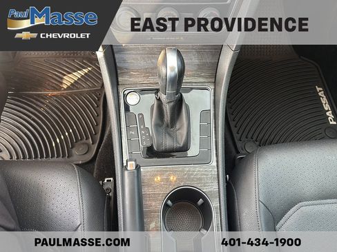 Used 2018 Volkswagen Passat 2.0T SE FWD image 16