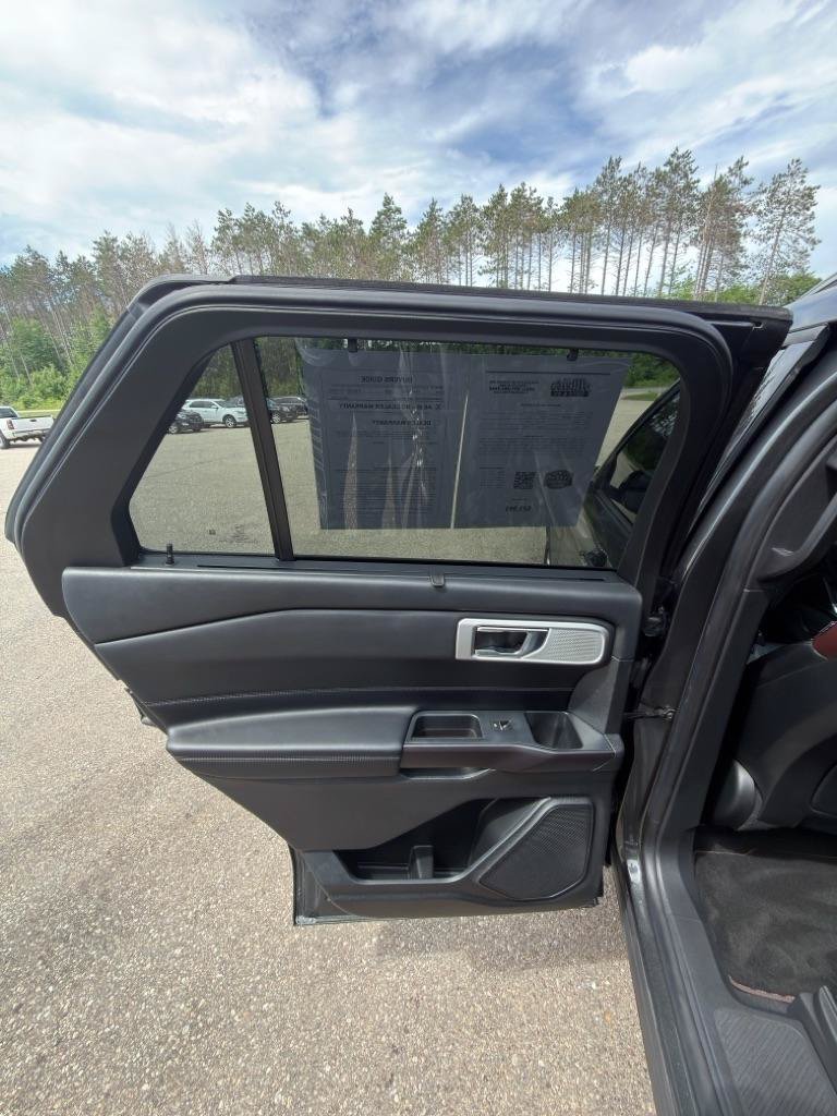 Used 2020 Ford Explorer Platinum w/ Premium Technology Package AWD/4WD image 14