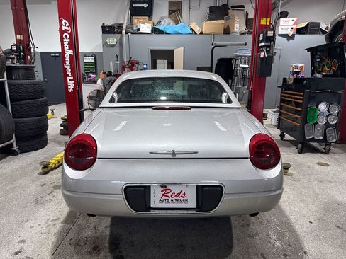 Used 2004 Ford Thunderbird image 35